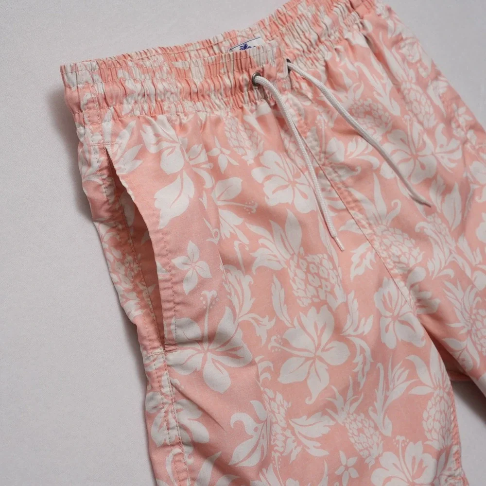Trunks Surf & Swim Co. key features